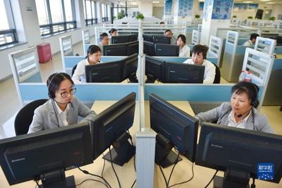 鏡觀中國丨全面深化改革十年間·辦事服務新效率 計算機服務的智能化革命